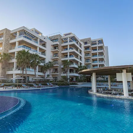 Oceanfront Chic Retreat Studio-Golf-Spa-Jacuzzi & More!