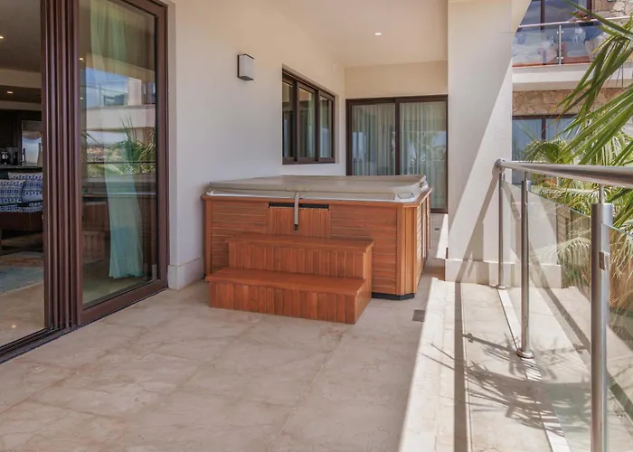 Oceanfront Chic Retreat Studio-golf-spa-jacuzzi & More! Apartamento *