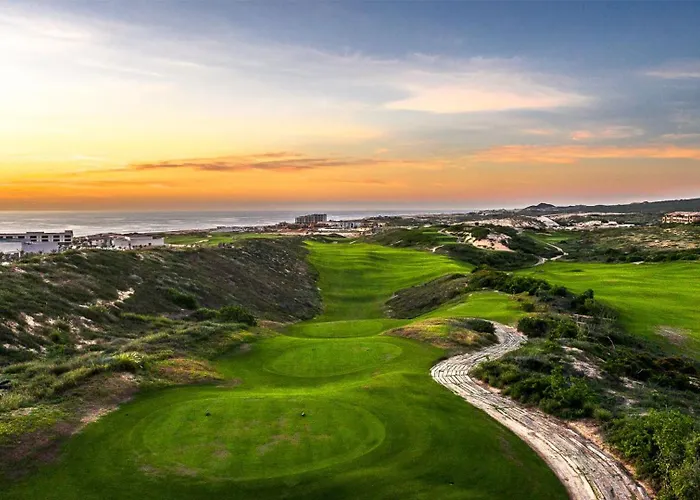 Oceanfront Chic Retreat Studio-golf-spa-jacuzzi & More! *