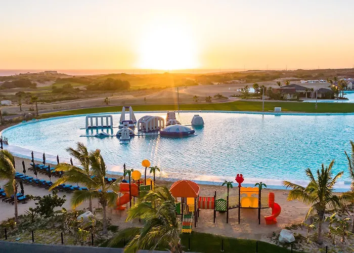 Oceanfront Chic Retreat Studio-golf-spa-jacuzzi & More!