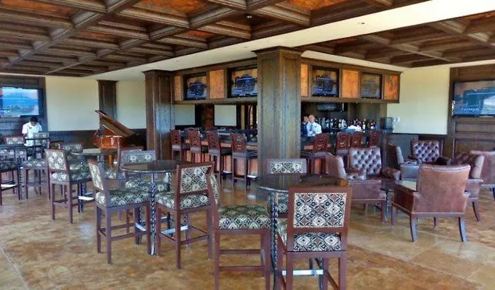 Oceanfront Chic Retreat Studio-golf-spa-jacuzzi & More! Apartamento