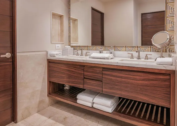 Oceanfront Chic Retreat Studio-golf-spa-jacuzzi & More! * Cabo San Lucas